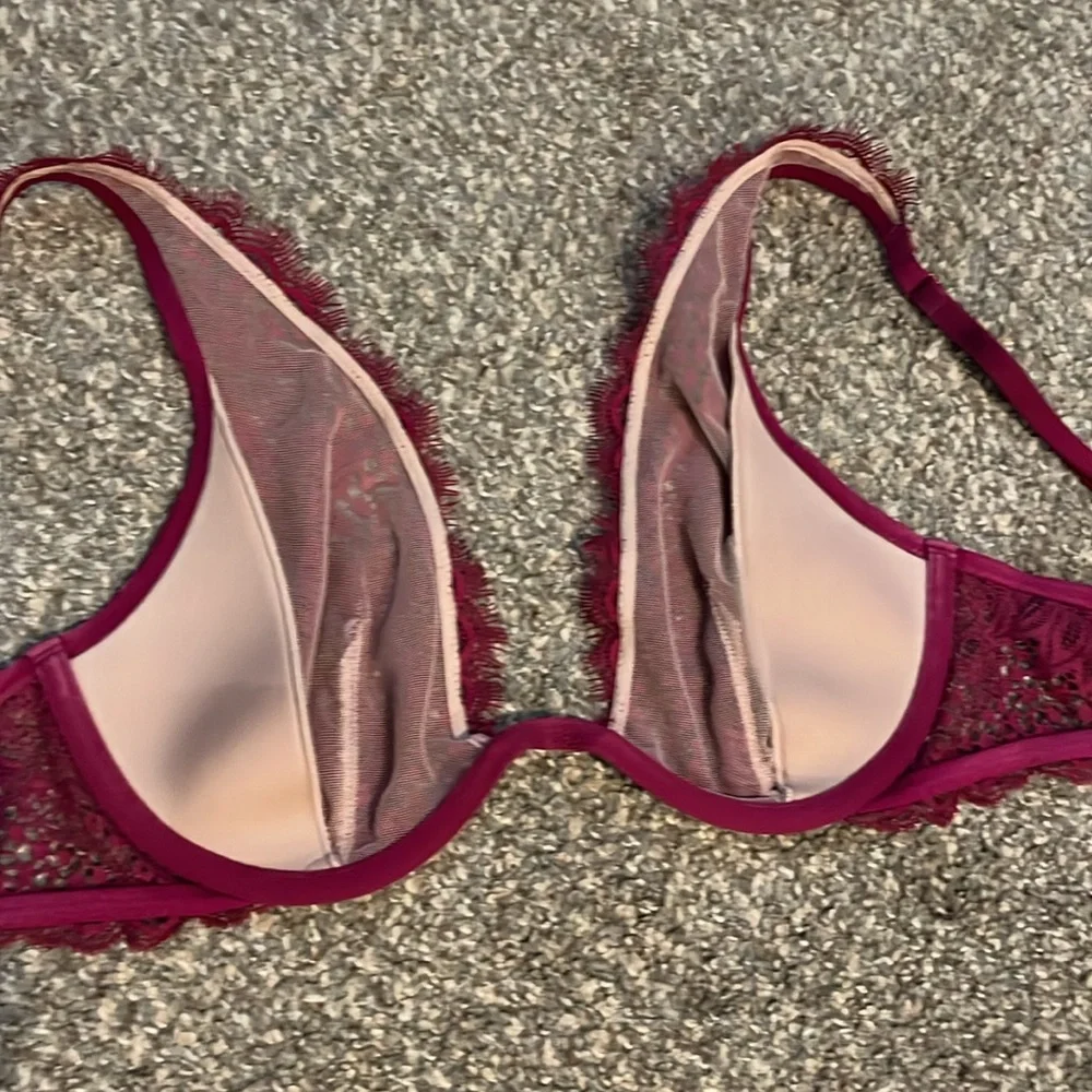 Victoria’s Secret Very Sexy Unlined Plunge Push-up without padding Lace Bra 34C - Picture 7 of 11